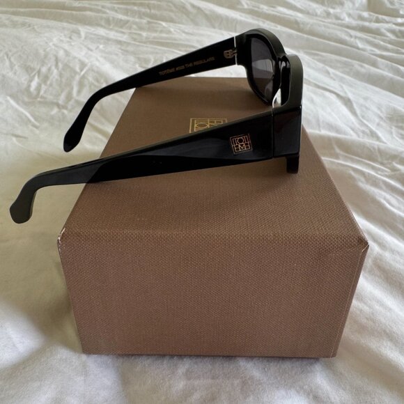 Toteme Regular Sunglasses - black